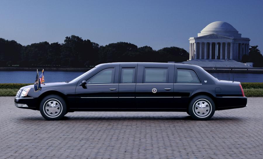  Cadillac DTS Presidential State Car 2005 года  (фото 9 из 12)